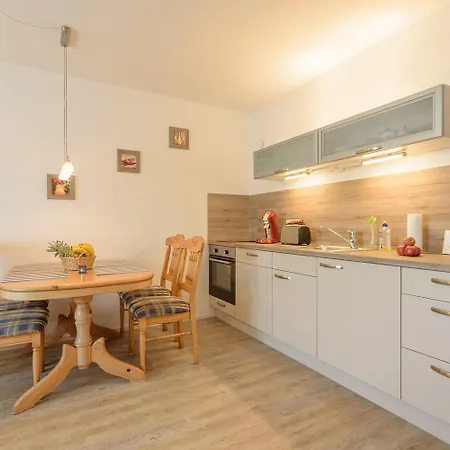 Windjammer Wo 6 * Prerow